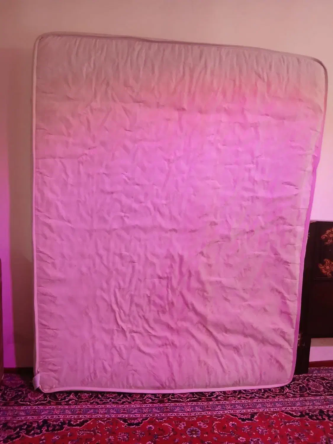 درحد نوع|تشک تختخواب|بروجرد, |دیوار