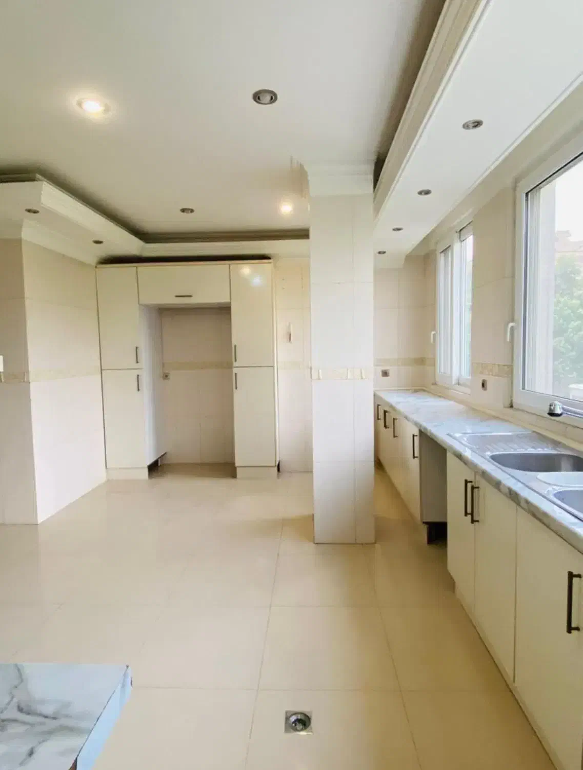 قیطریه 240متر مشرف به پارک تکواحدی