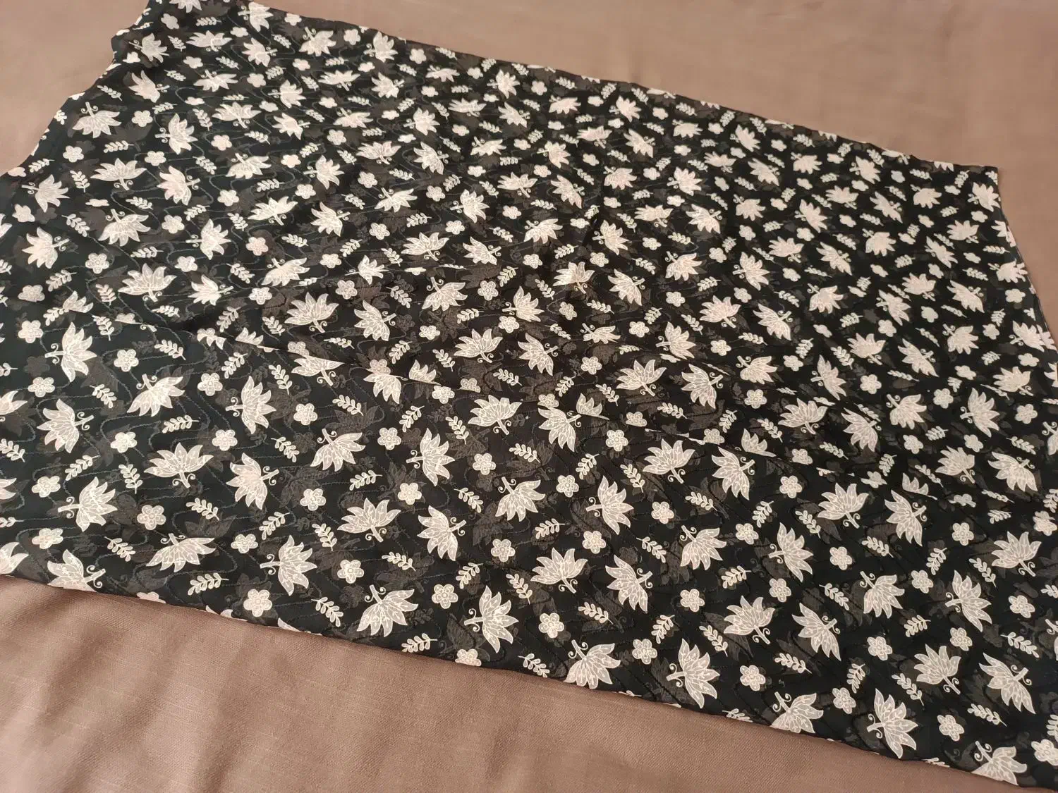 پارچه چادری|لباس|سهند, |دیوار