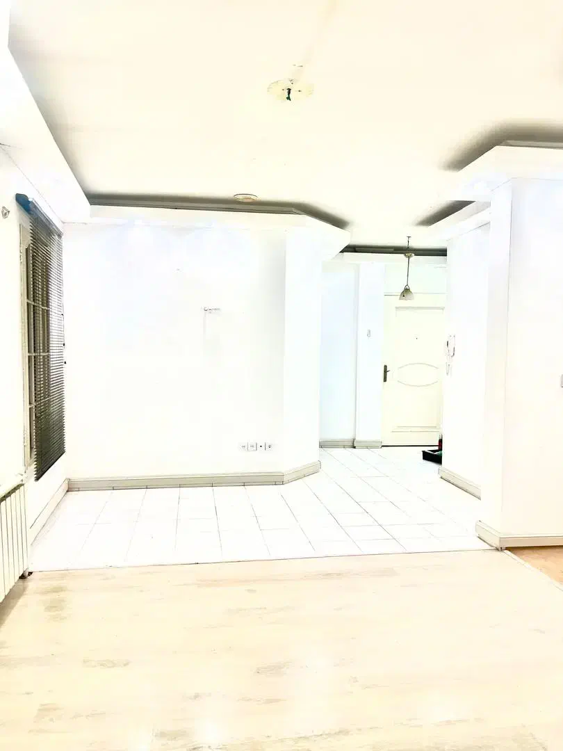 دفتر اداری بر اصلی خیابان مطهری اجاره و فروش|اجارهٔ دفتر کار، اتاق اداری، مطب|رشت, ساغری سازان|دیوار