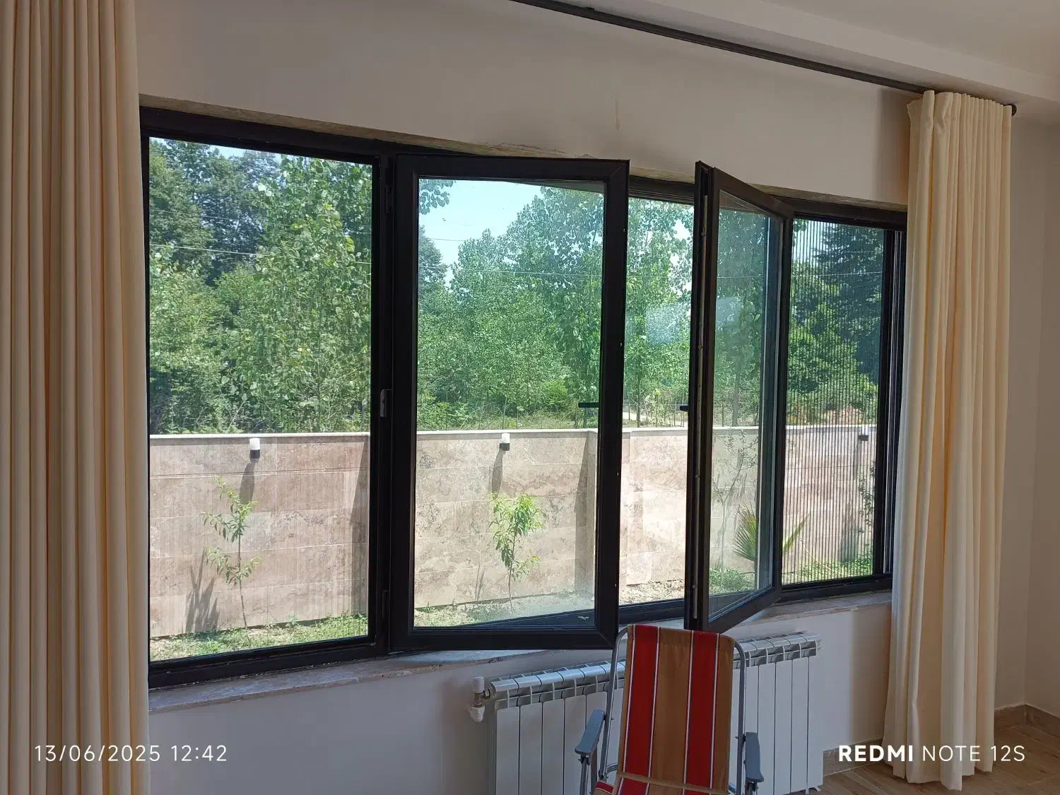 توری پلیسه کشویی گلدن مش تحویل یکروز|خدمات پیشه و مهارت|رشت, استقامت ۱|دیوار