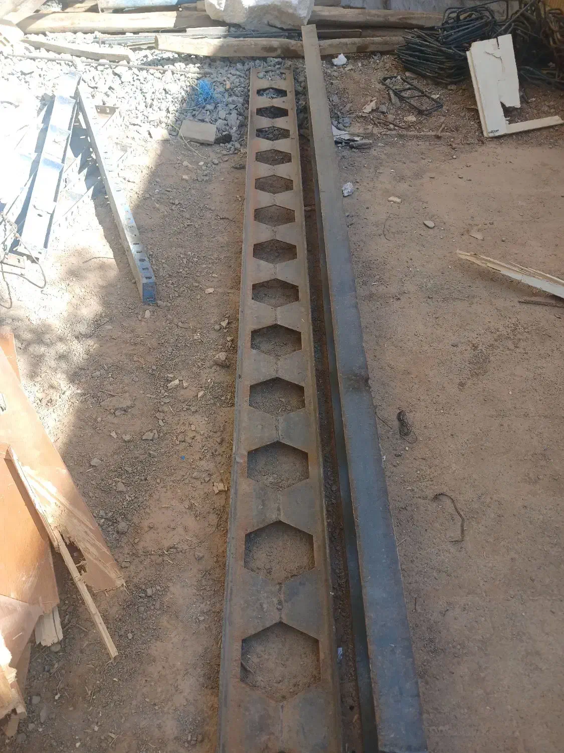 تیرآهن ۱۶ لانه زنبوری|مصالح و تجهیزات ساختمان|شاهینشهر, عطار|دیوار