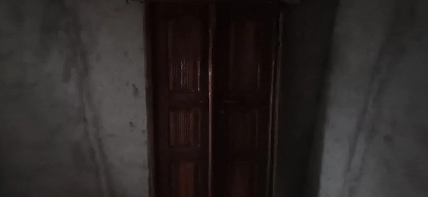 درب چوبی قدیمی در قدیمی|کلکسیون اشیاء عتیقه|قشم, |دیوار