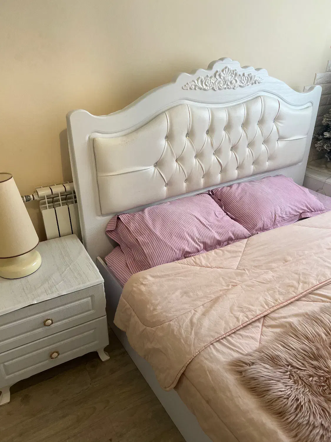 تخته خواب|تخت و سرویس خواب|رشت, سعدی (تختی)|دیوار