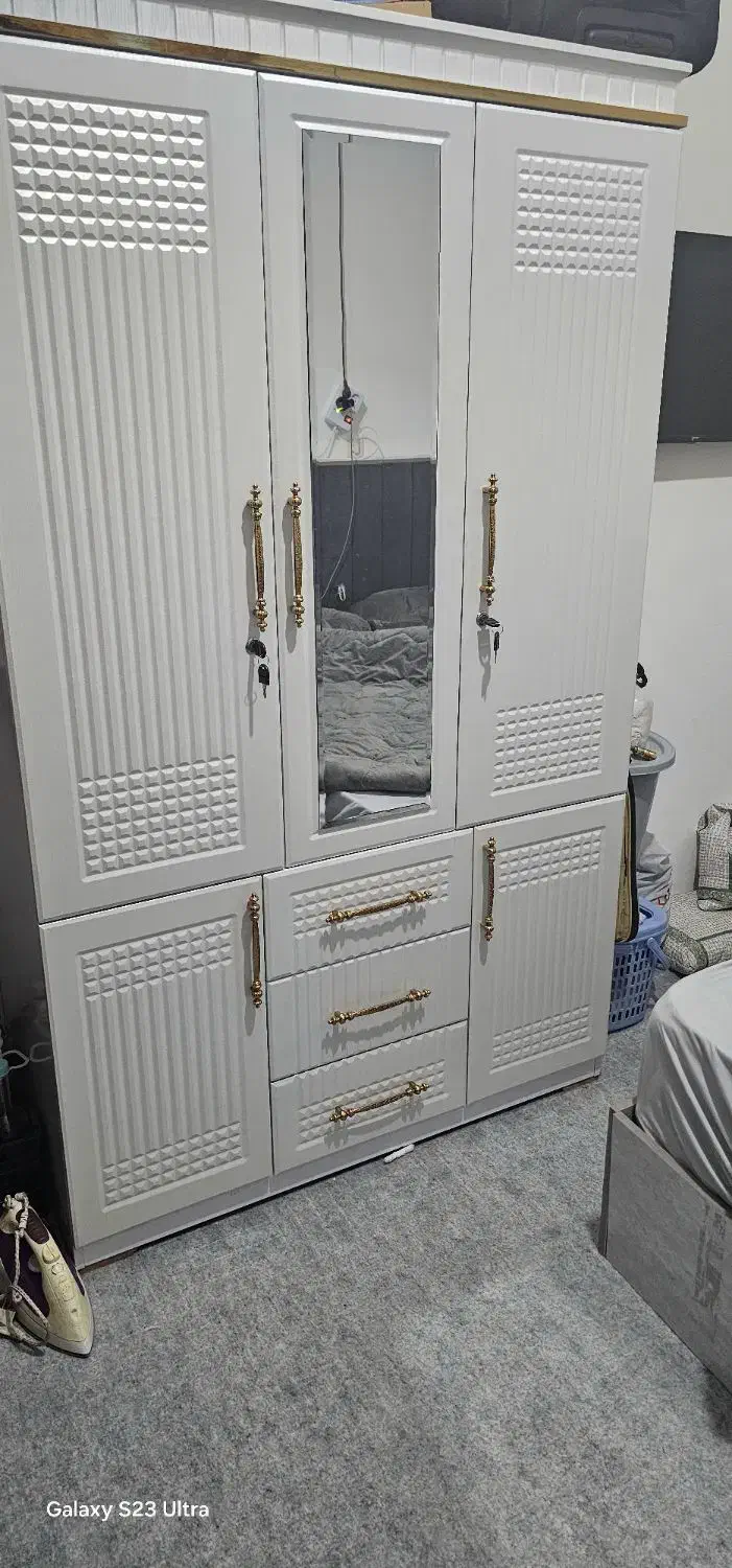 میز ناهار خوری،اینه قدی، ۳عدد کمد نوجوان درحد نو|میز و صندلی غذاخوری|جم, |دیوار