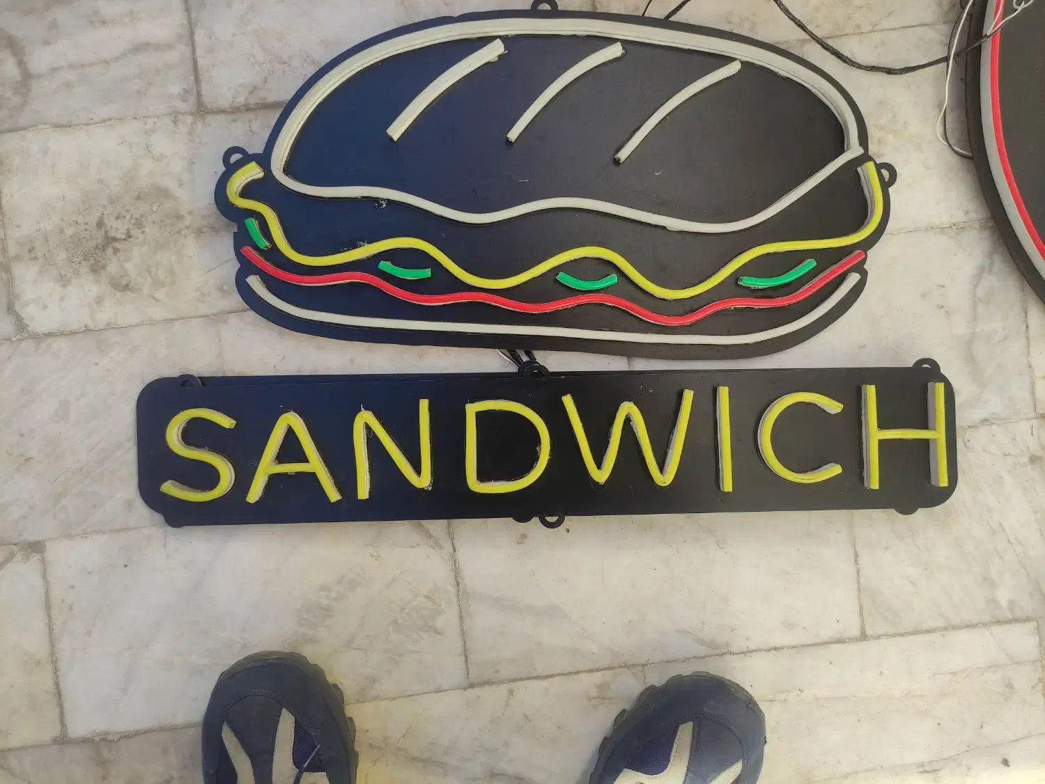 نئون|ریسه و چراغ تزئینی|قم, باغ کرباسی|دیوار