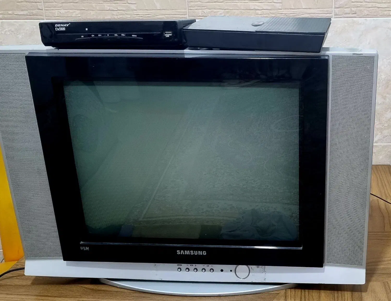 تلوزیون سامسونگ ودیجیتال وآنتن هرسه سالم وتمیز|تلویزیون و پروژکتور|رشت, یخسازی|دیوار