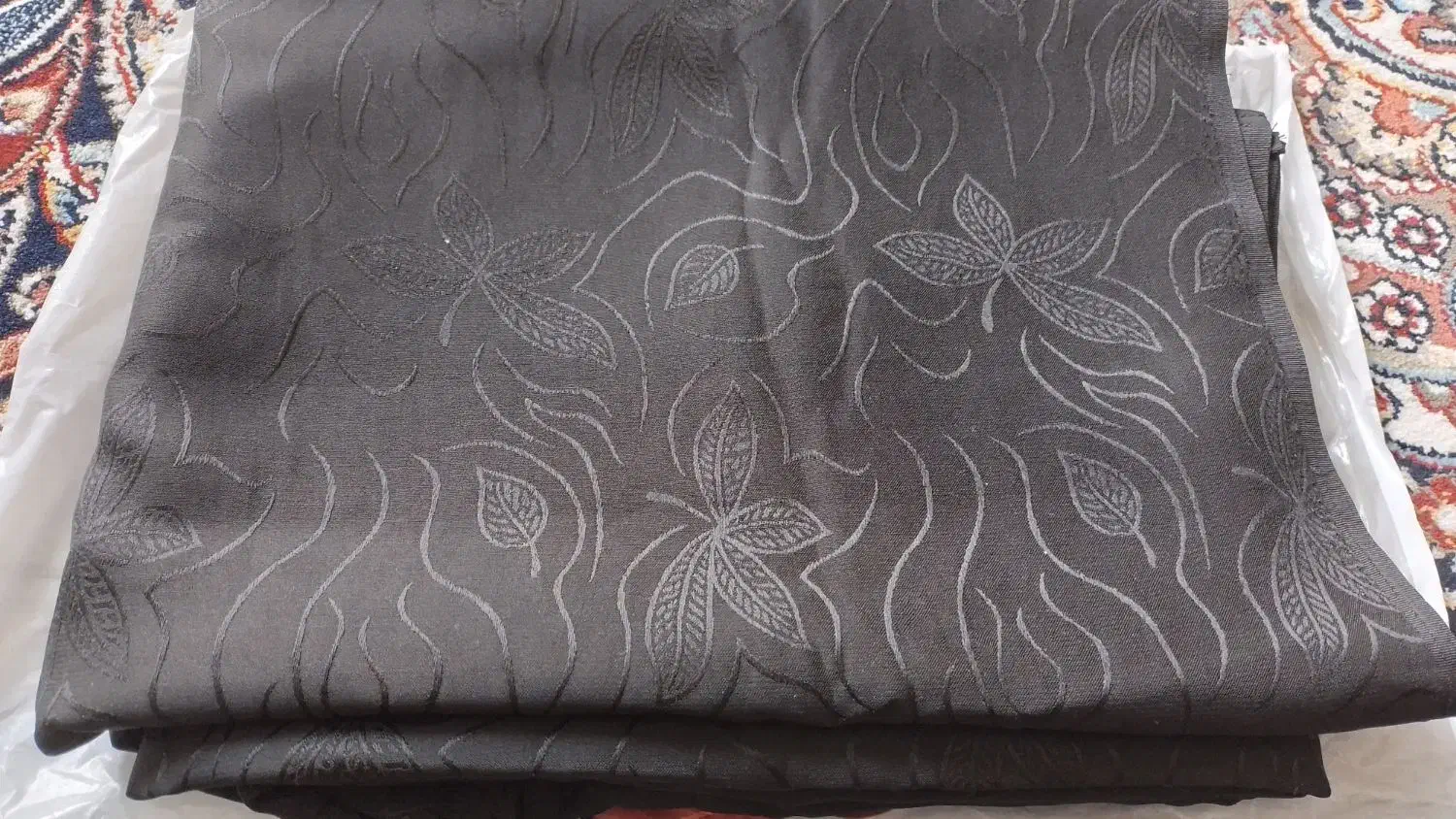 چادر مشکی|لباس|نهاوند, |دیوار