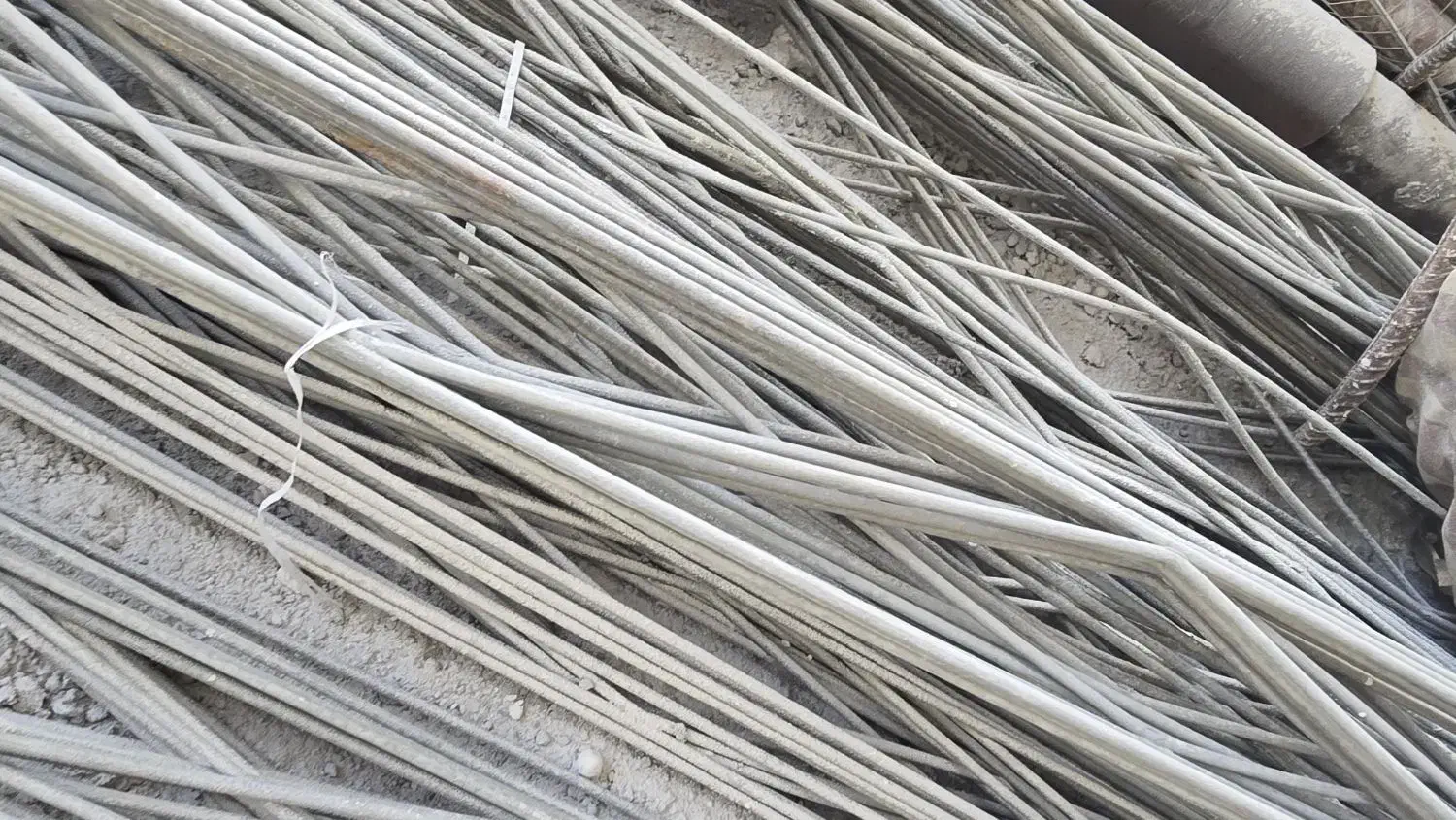 قلاب و میلگرد بستر و پیچ و‌ رولپلاک|مصالح و تجهیزات ساختمان|قم, بکایی|دیوار