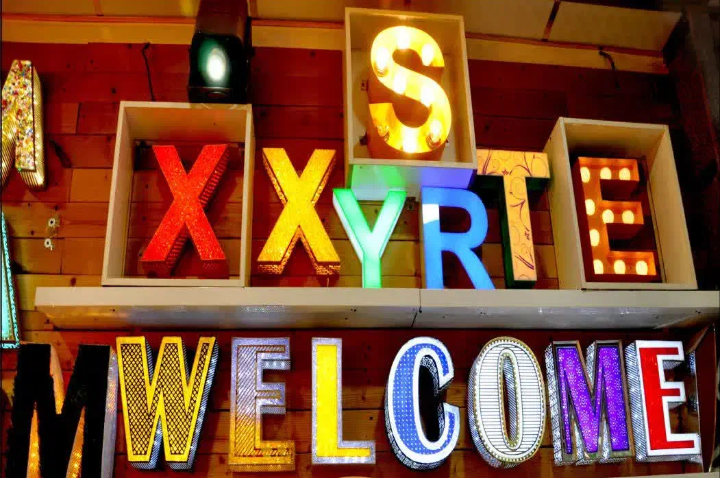 چاپ بنر ، نصاب تابلو،چاپ پرچم ساحلی ، تابلو ساز|خدمات پیشه و مهارت|کرج, مصباح|دیوار