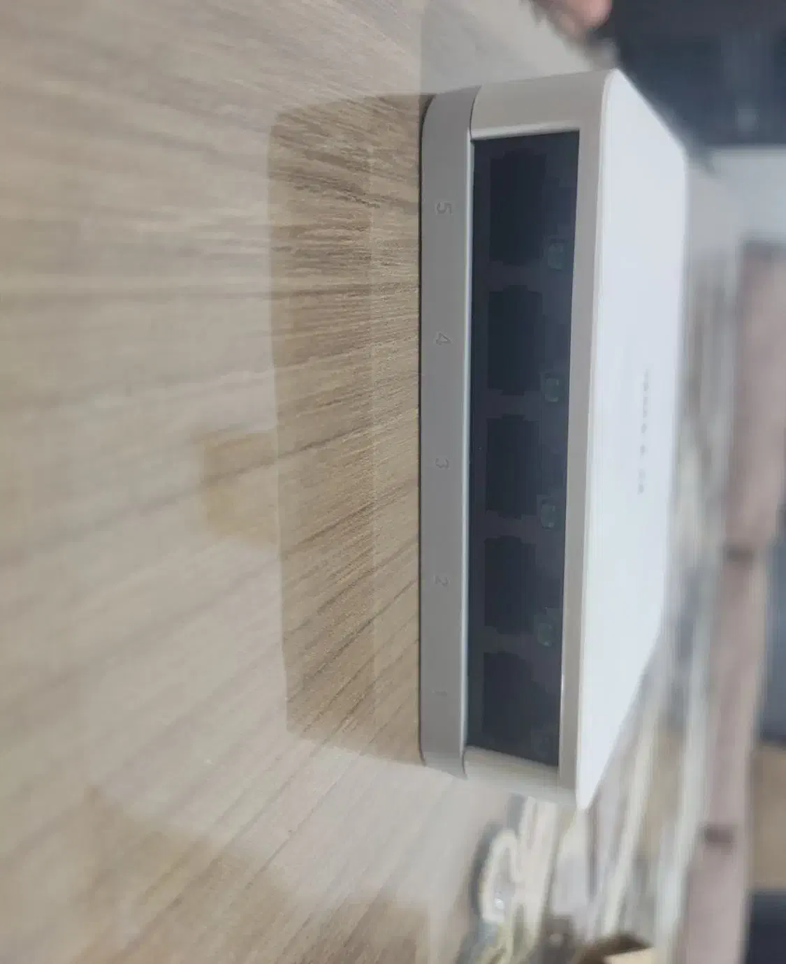 سوئیچ دسکتاپ 5 پورت گیگابیتی دی لینک مدل DGS-1005A|مودم و تجهیزات شبکه|همدان, |دیوار