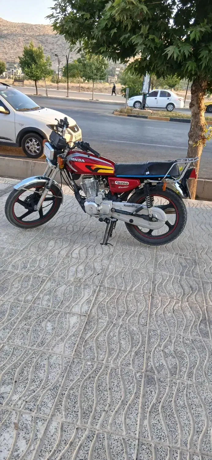 موتور.برمودا ۲۰۰ مدارو بیمه کامل|موتورسیکلت|صدرا-فارس, فاز ۱|دیوار
