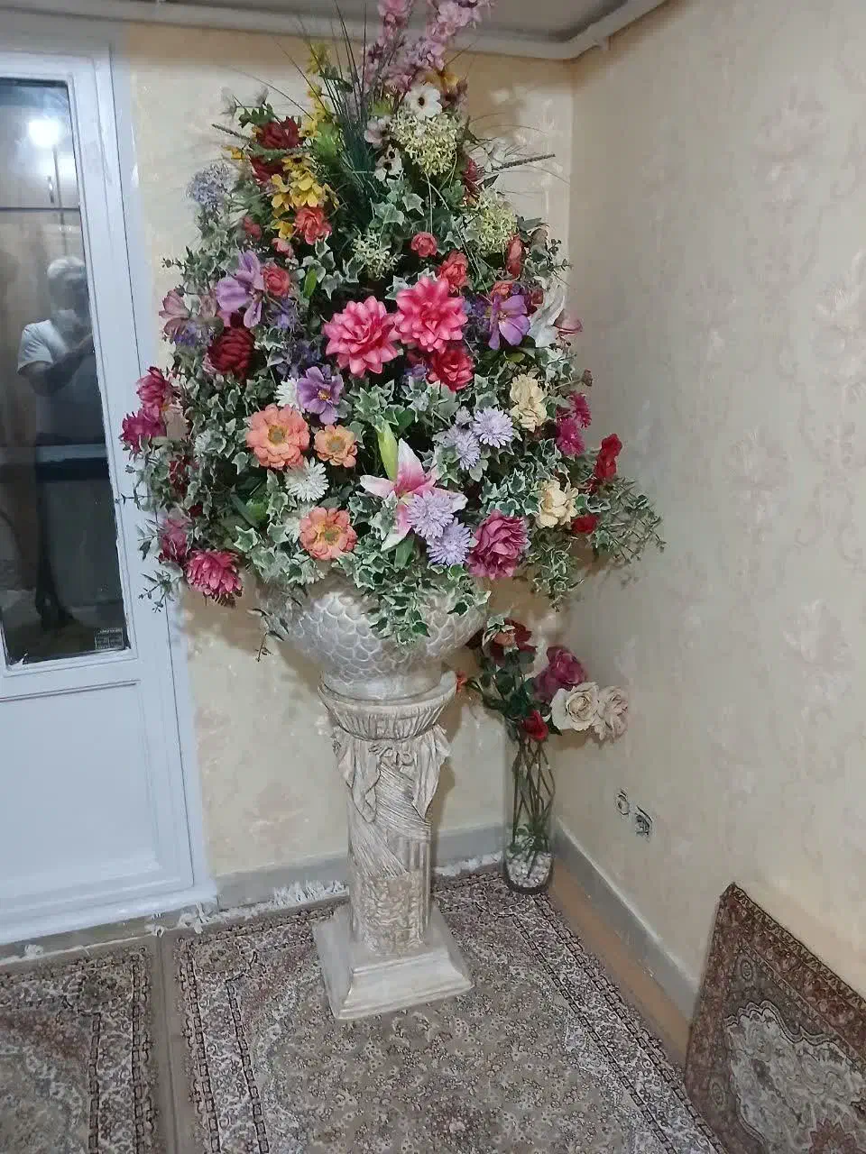 دو عدد گل با گلدان مصنوعی|گل مصنوعی|تهران, شهرک شهید باقری|دیوار