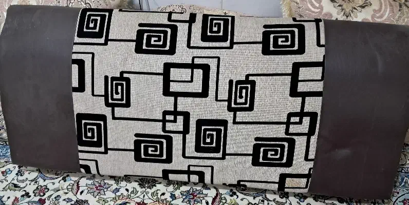 سه عدد پشتی بزرگ|پشتی|شیراز, گلکوب|دیوار