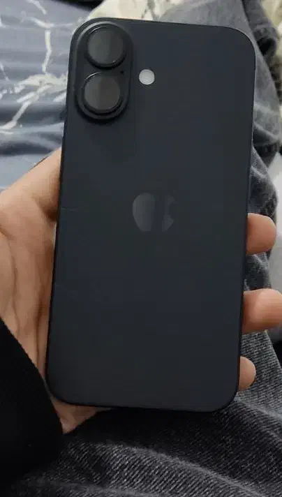 آیفون ۱۶ نرمال|موبایل|شیراز, ریشمک|دیوار