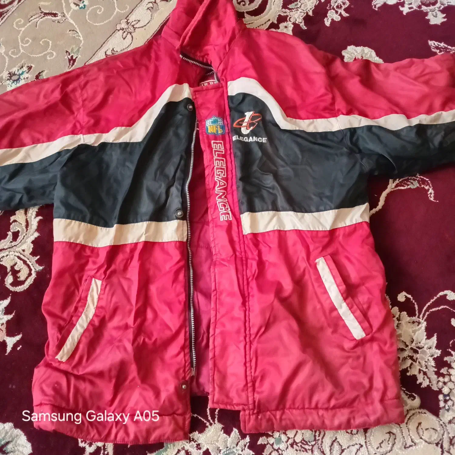 کاپشن|لباس|بروجرد, |دیوار