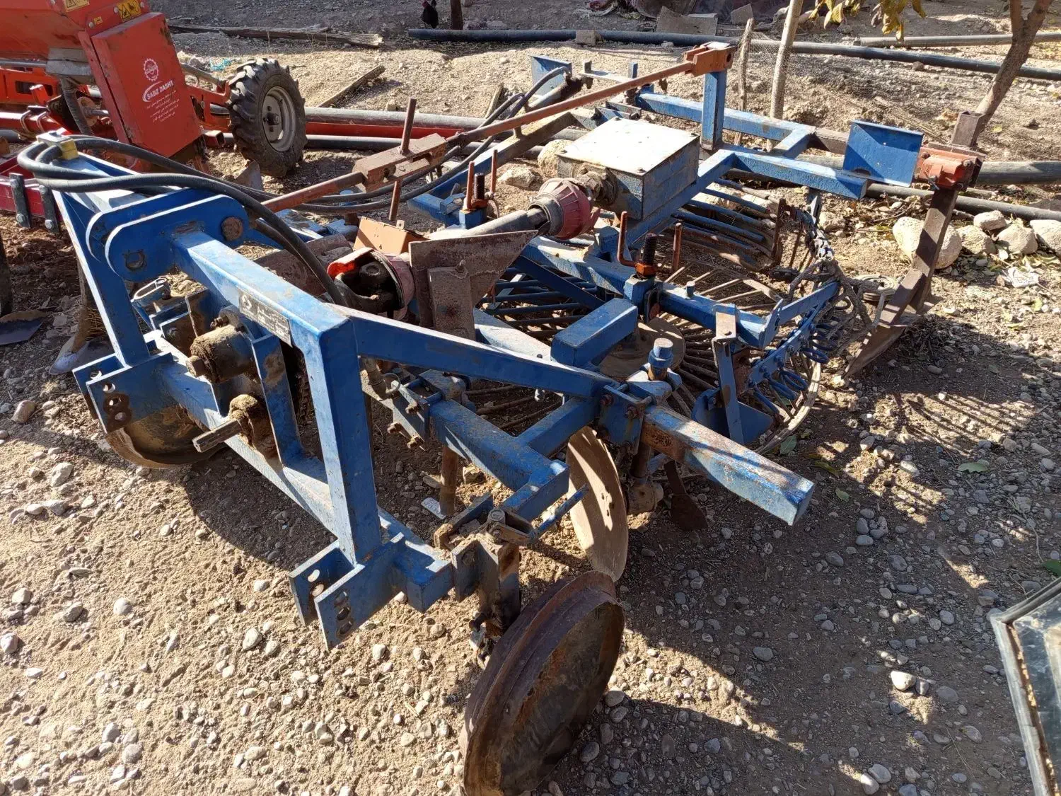 چغندر کن سه ردیفه سازه نگار|ماشینآلات صنعتی|زاغه, |دیوار