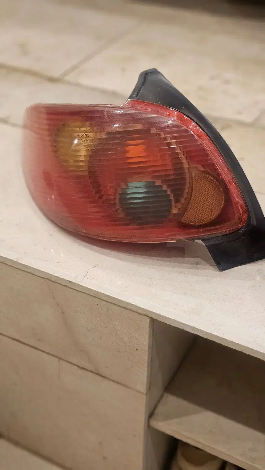 چراغ خطر ۲۰۶|قطعات یدکی و لوازم جانبی|کاشان, صنعت|دیوار