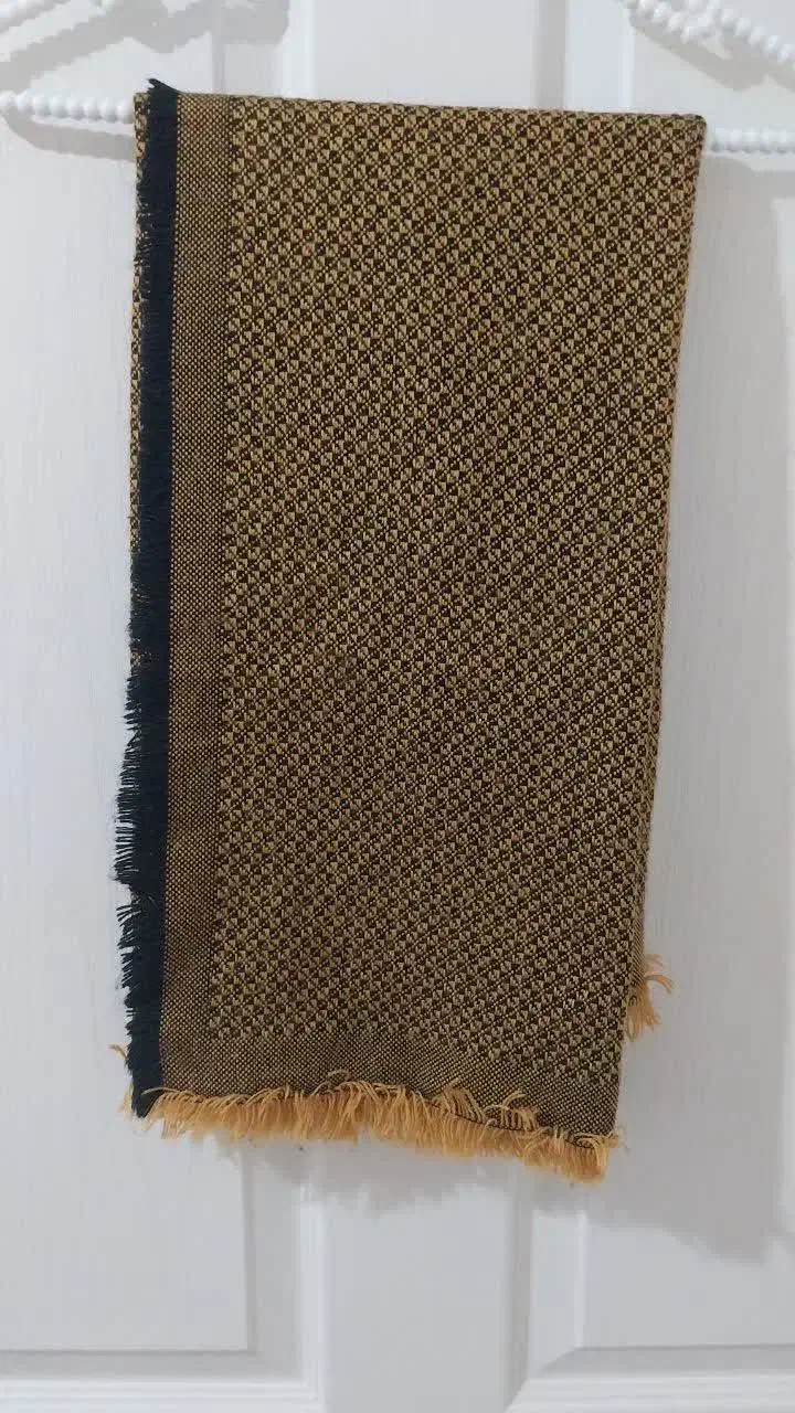 شال و روسری|لباس|شهریار, شهریار|دیوار