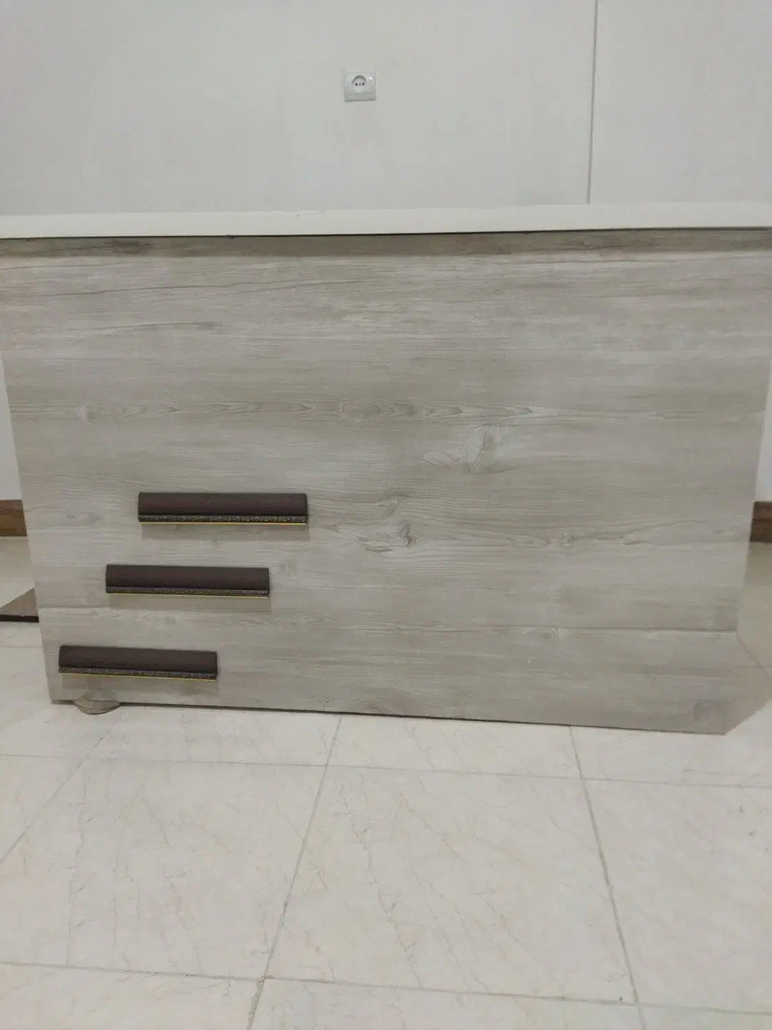 یک کابینت سه درجلیه اوپنی درحدنو|مبلمان خانگی و میز عسلی|بروجرد, |دیوار