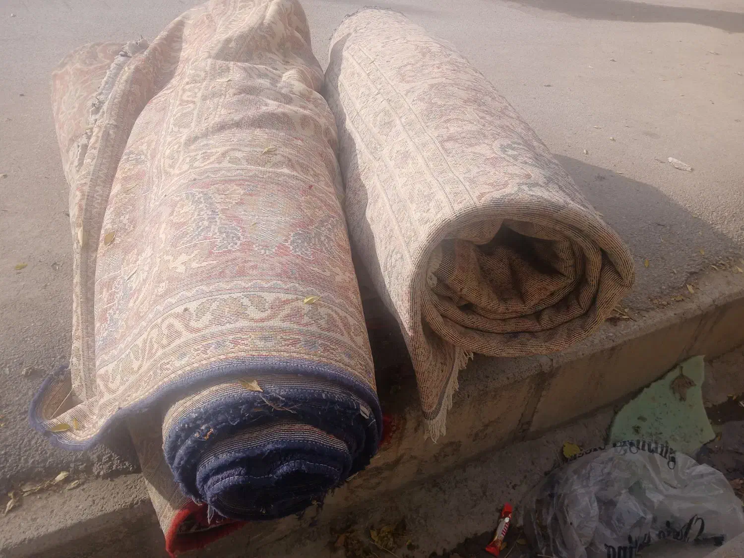 چند تخته فرش راوند و غیره|فرش|خرم‌آباد, |دیوار