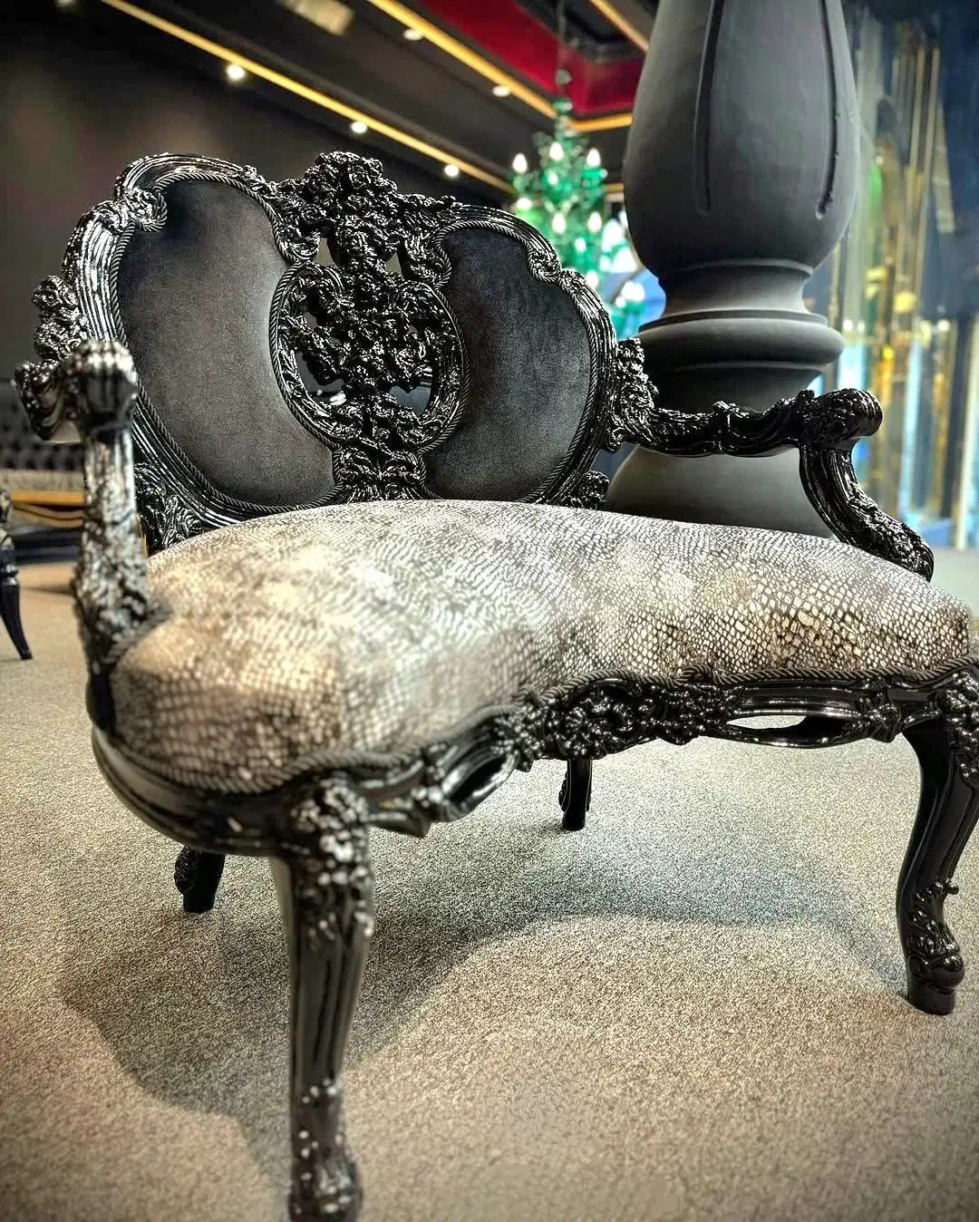 مبل هامون fسلطنتی ورساچ خرچنگی بغل منبتpro|مبلمان خانگی و میز عسلی|تهران, یافتآباد|دیوار