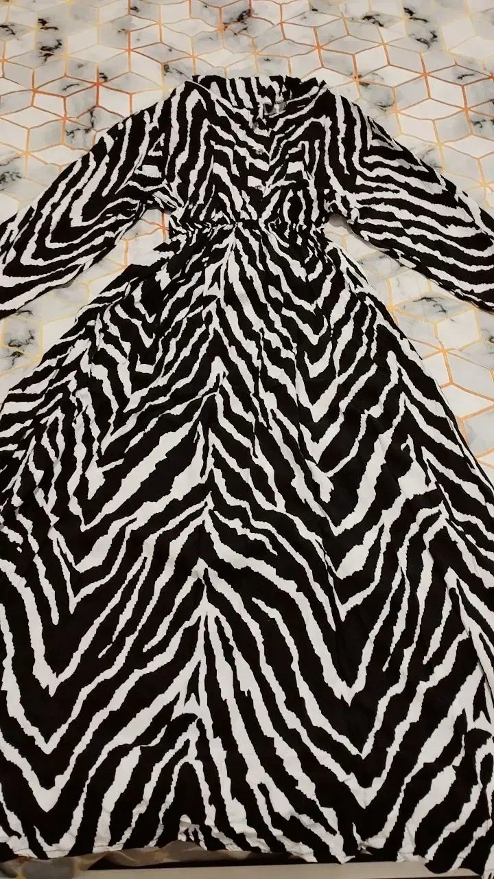 پیراهن ساحلی|لباس|تربت جام, شهرک معلم|دیوار