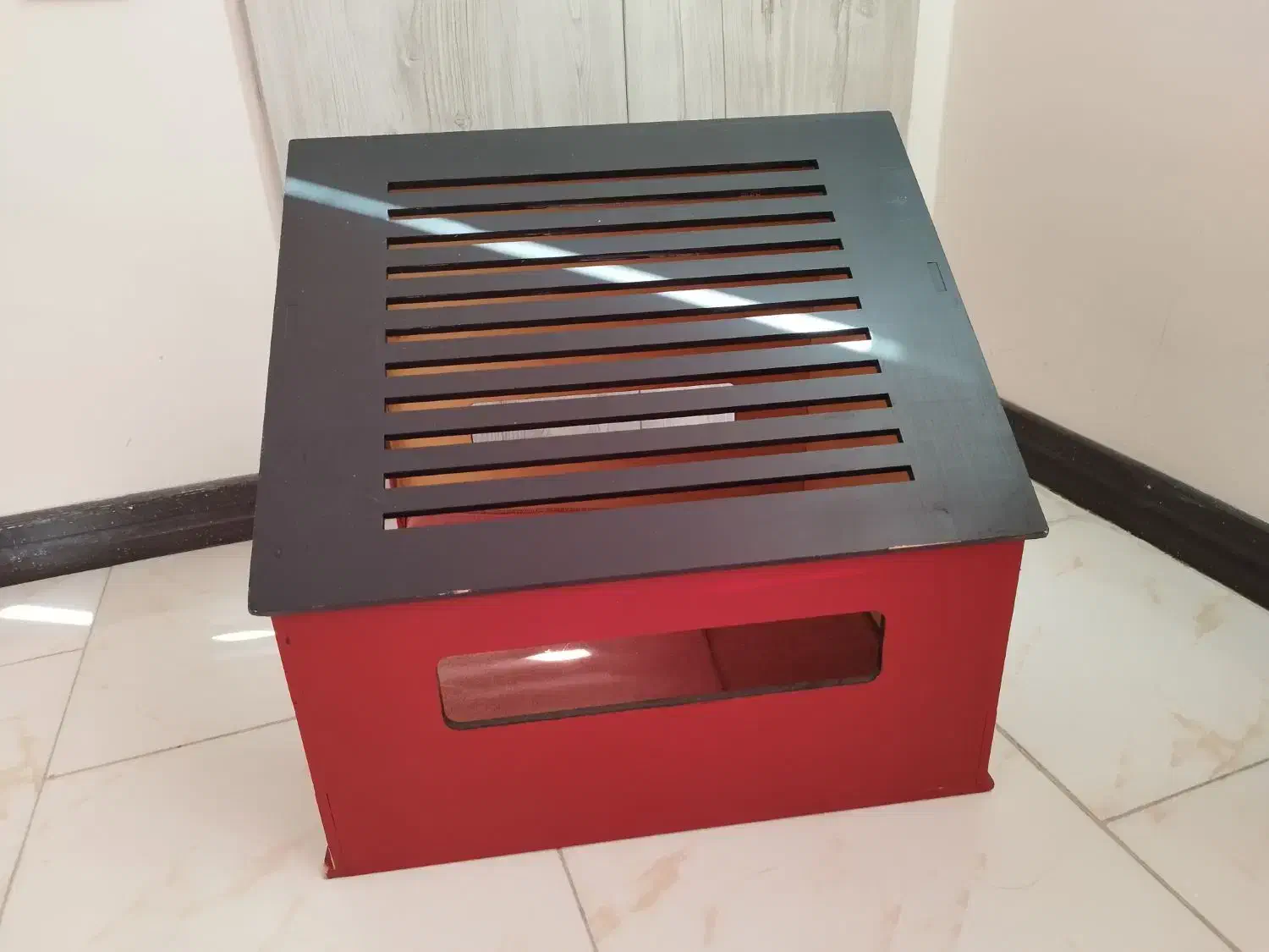 لانه سگ|لوازم جانبی حیوانات|اندیشه, اندیشه فاز ۳|دیوار