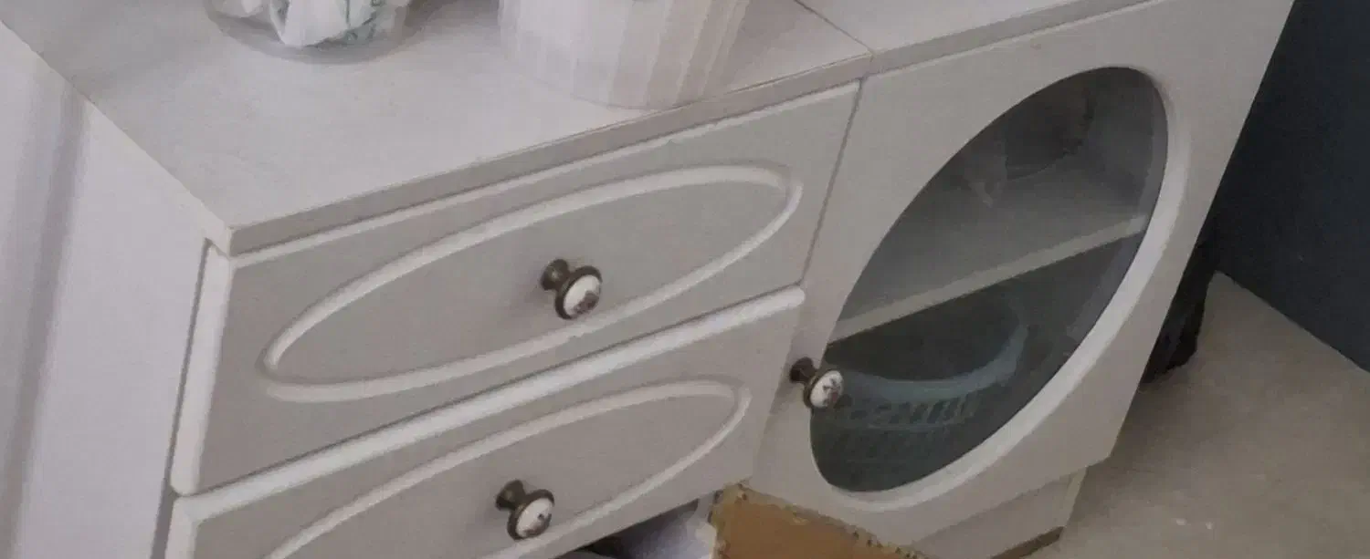 کمد و ویترین و کمد سه کشویی و ویترین کوچک و گهواره|اسباب و اثاث بچه|محلات, |دیوار