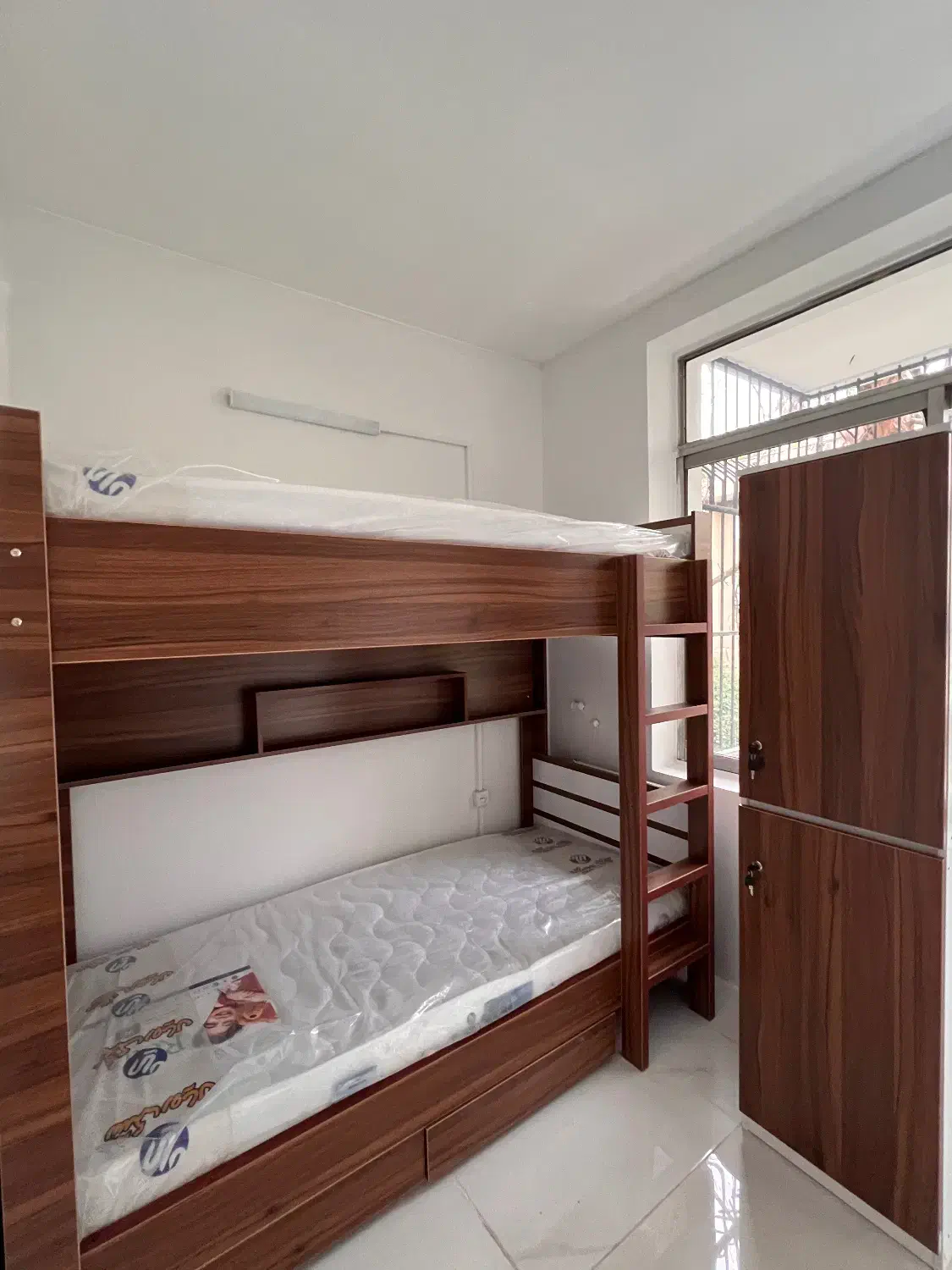 خوابگاه و پانسیون پسرانه آقایان (ثامن ۲)|اجارهٔ آپارتمان|تهران, ونک|دیوار