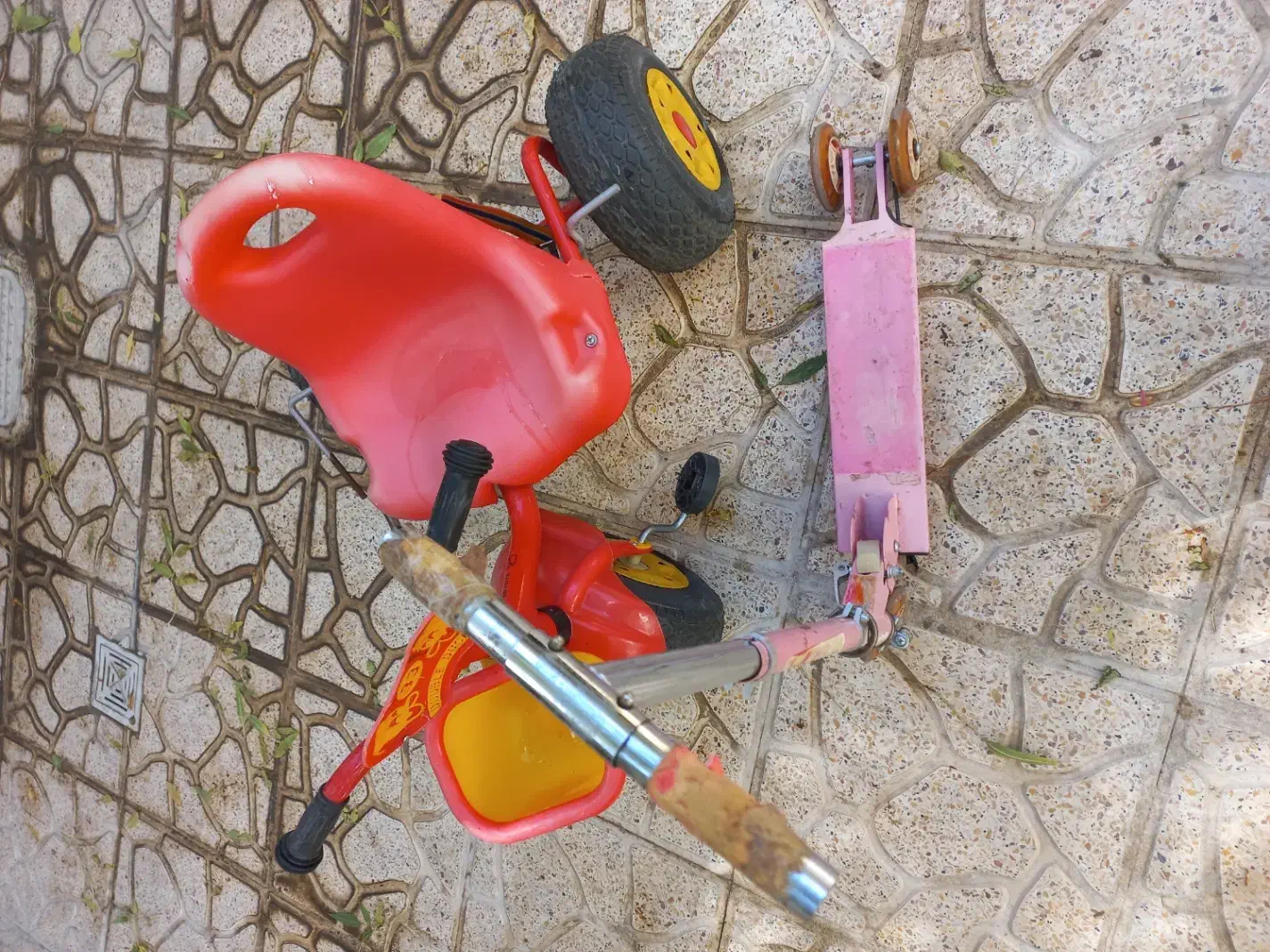 سه چرخه درحدواسکوتر..۱عددرگال ۲طبقه لباس جنس محکم|دوچرخه، اسکیت، اسکوتر|ملایر, |دیوار