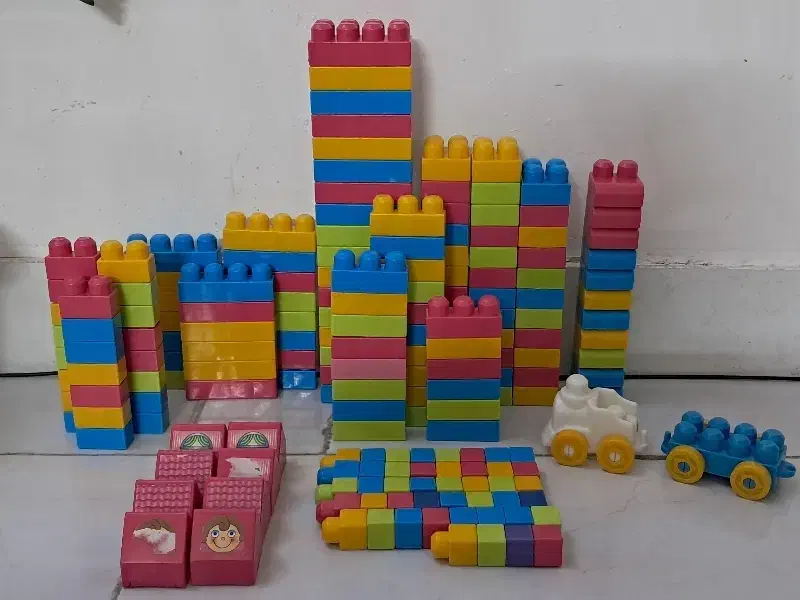 لگو سطلی به همراه لگو بزرگ و ستاره ای|اسباب‌‌بازی|مشهد, نوید|دیوار