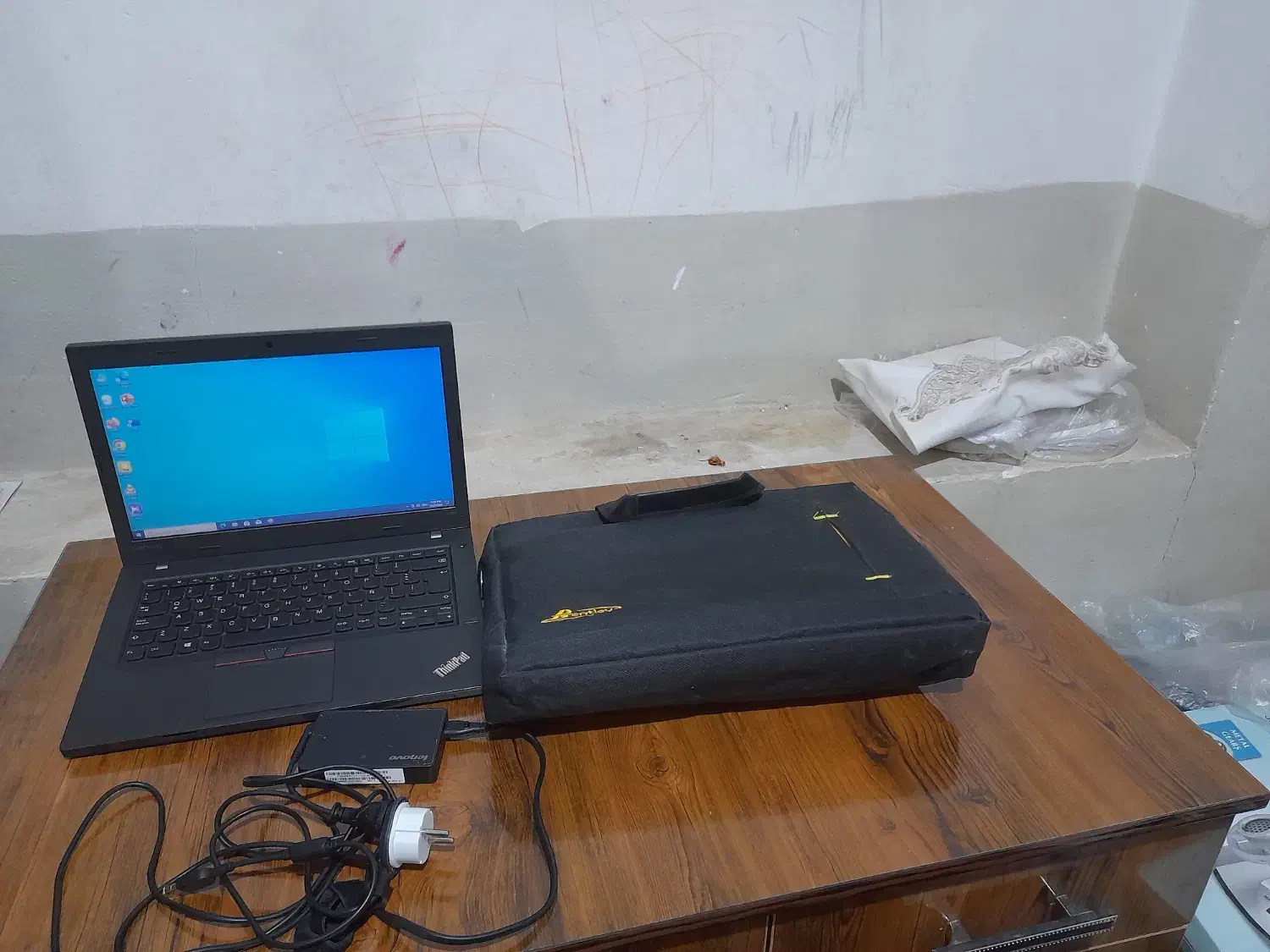 یک‌عددلپ‌تاب‌‌بایک‌عددکیف‌لپ‌تاب|رایانه همراه|نجف‌آباد, شهید رجایی|دیوار