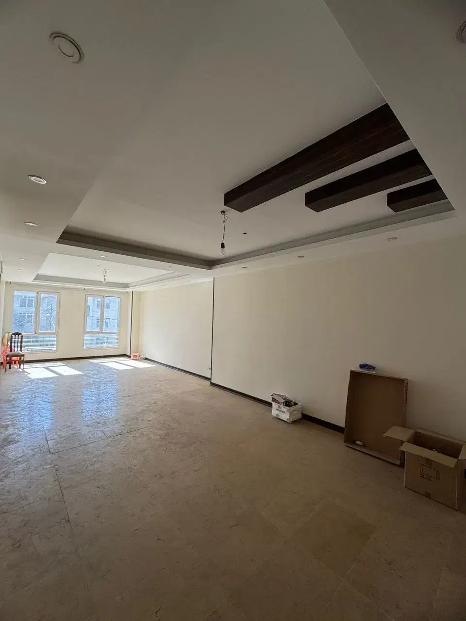 ۱۰۵متری/۲خوابه/غرق‌نور/میدان ملت