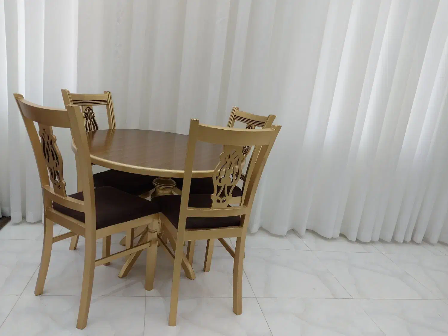 میزغذاخوری۴نفره|میز و صندلی غذاخوری|گرمی, |دیوار