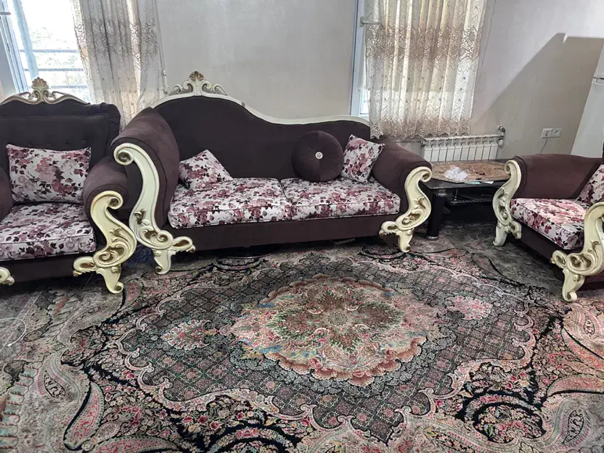 مبل ۸ نفره و میز غذا خوری|مبلمان خانگی و میز عسلی|رشت, منظریه|دیوار