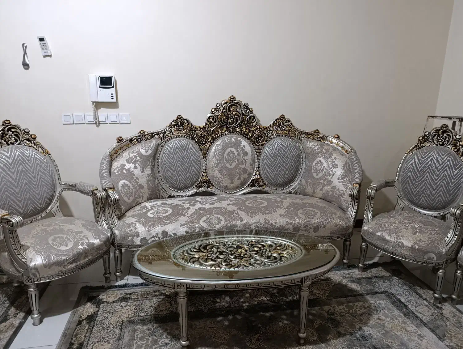 مبل سلطنتی ۹ نفره در حد نو|مبلمان خانگی و میز عسلی|تهران, والفجر (افسریه)|دیوار