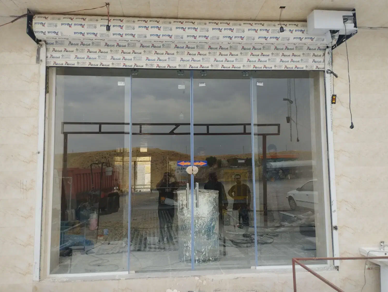 کرکره برقی و شیشه سکوریت جک وبازویی|خدمات پیشه و مهارت|کوهدشت, |دیوار