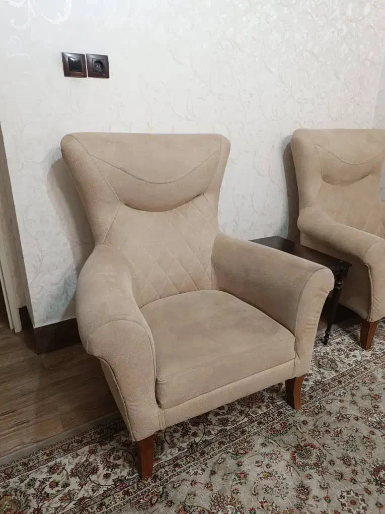 دو عدد مبل تک نفره|مبلمان خانگی و میز عسلی|قم, باجک سه|دیوار