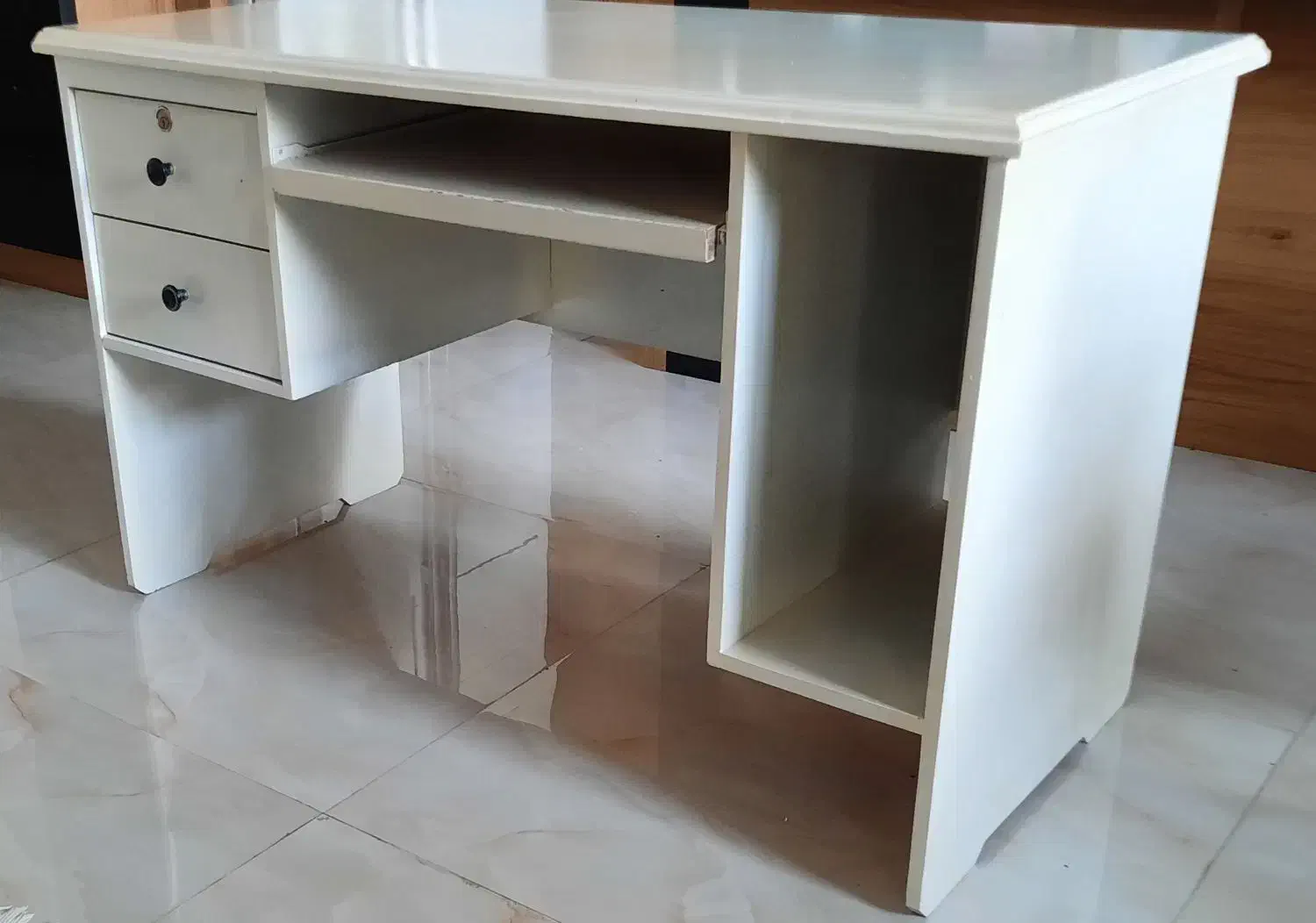 میز کامپیوتر و میز تحریر چوبی محکم و بادوام و سالم|میز تحریر و کامپیوتر|مرند, |دیوار