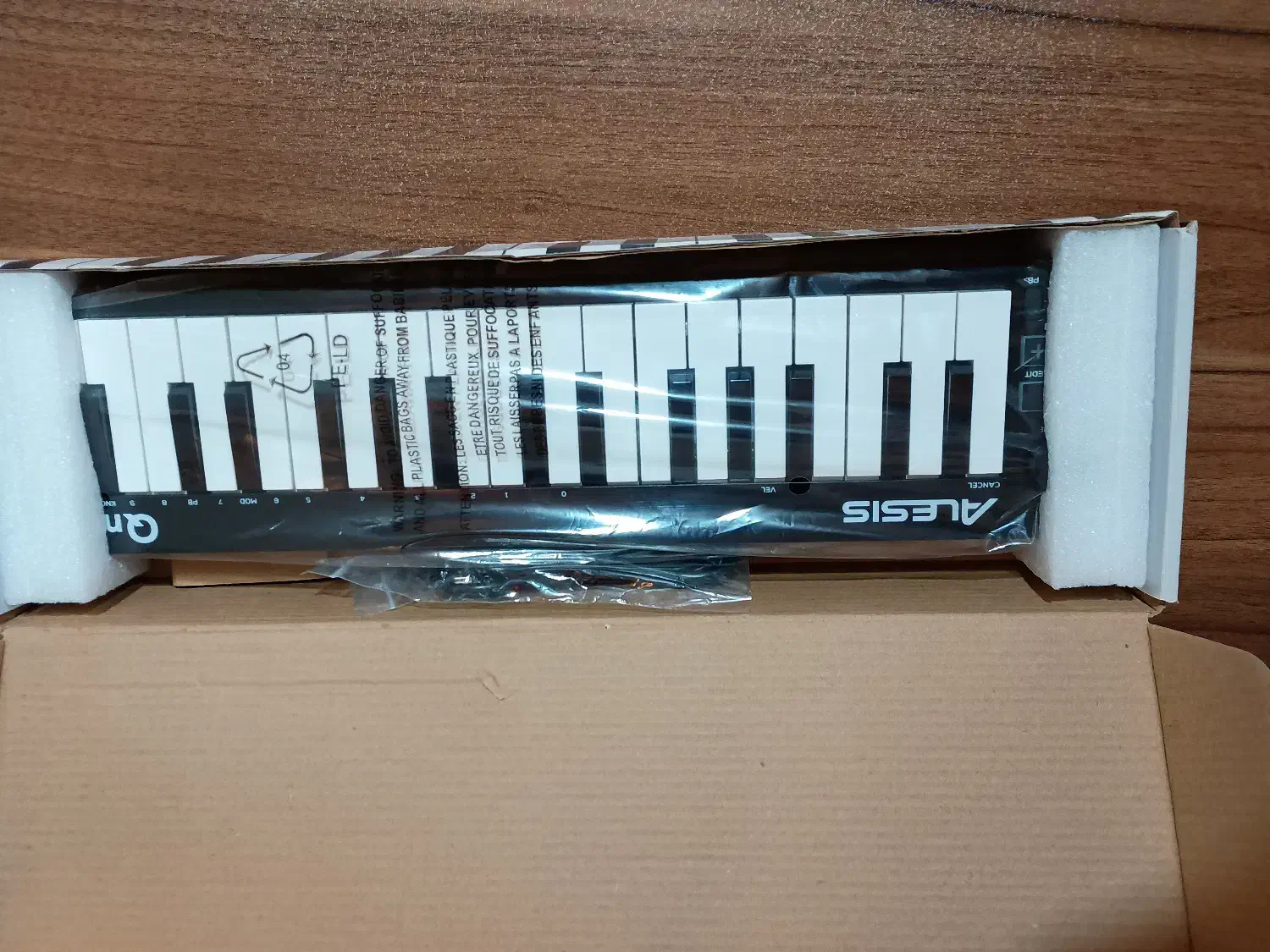 میدی کنترلر Alesis Qmini|آلات موسیقی|بندر انزلی, پاسداران|دیوار