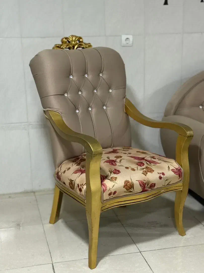 مبل نیم ست کلادرحدنوهمراه با۴عددمیز۲تاعسلی و ۲بزرگ|مبلمان خانگی و میز عسلی|تبریز, |دیوار