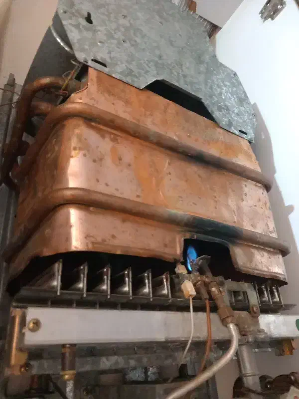 تعمیر انواع پکیج و آبگرمکن|خدمات پیشه و مهارت|میانه, |دیوار