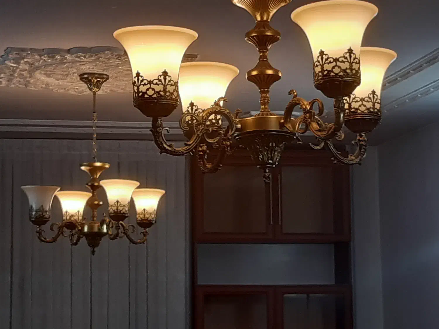 لوستر|لوستر و چراغ آویز|اصفهان, بهارستان|دیوار