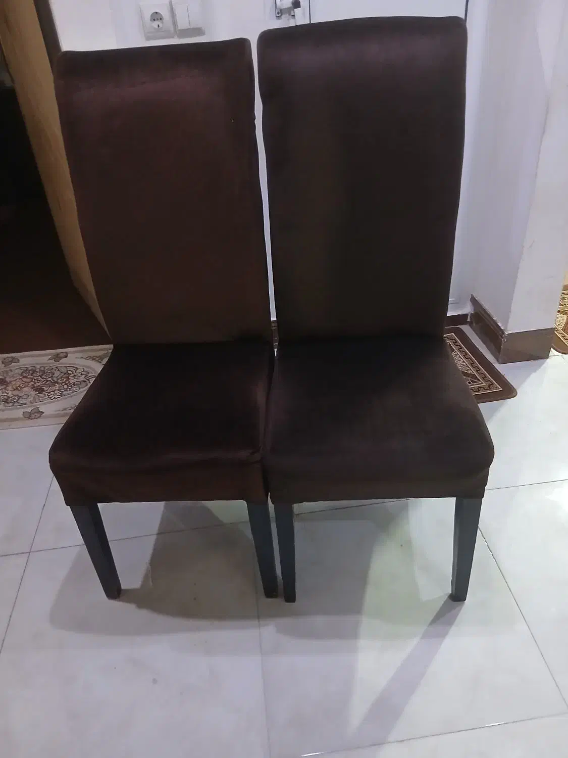 دوعدد صندلی|میز و صندلی غذاخوری|پیر بکران, |دیوار