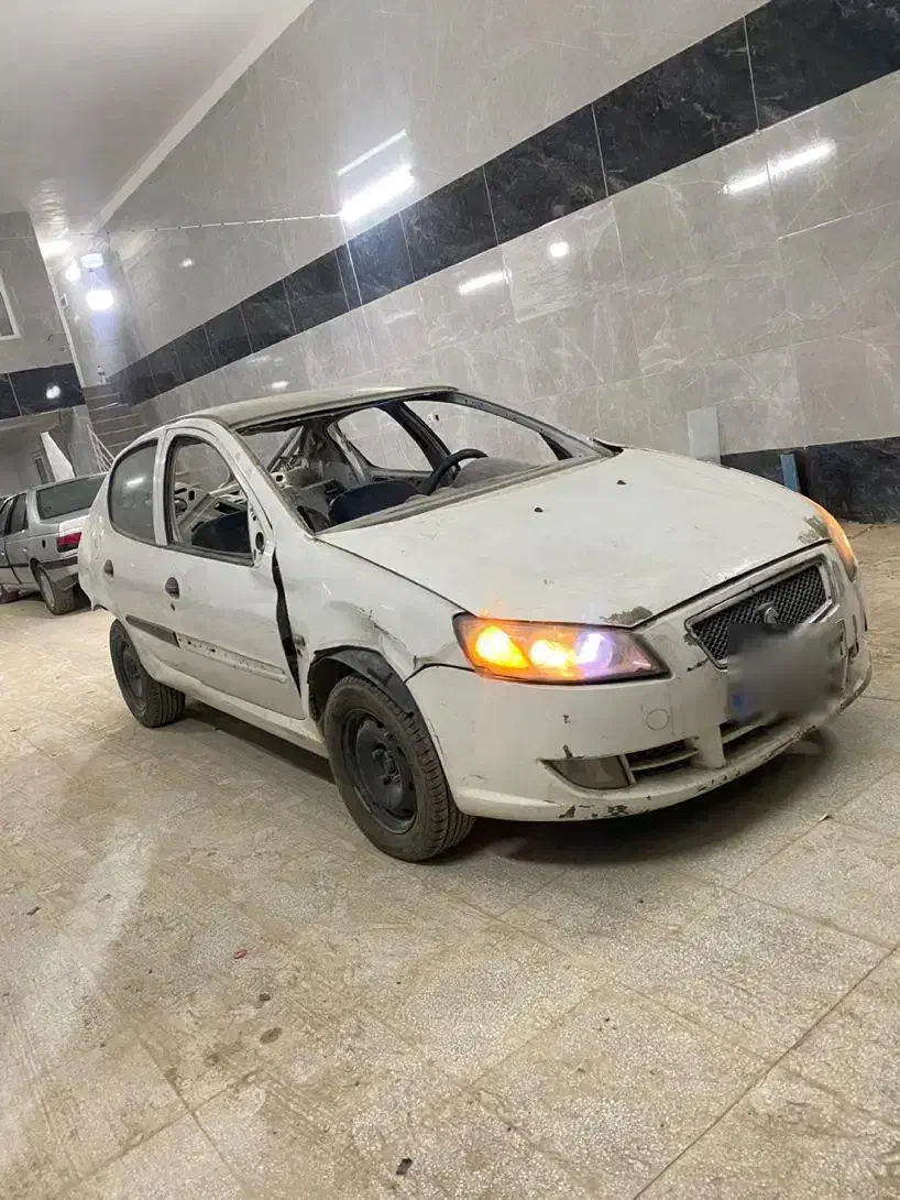 رانا مدل ۹۲ تصادفی روشن حرکت کم هزینه لوازم کامل|خودرو سواری و وانت|اصفهان, قهجاورستان|دیوار