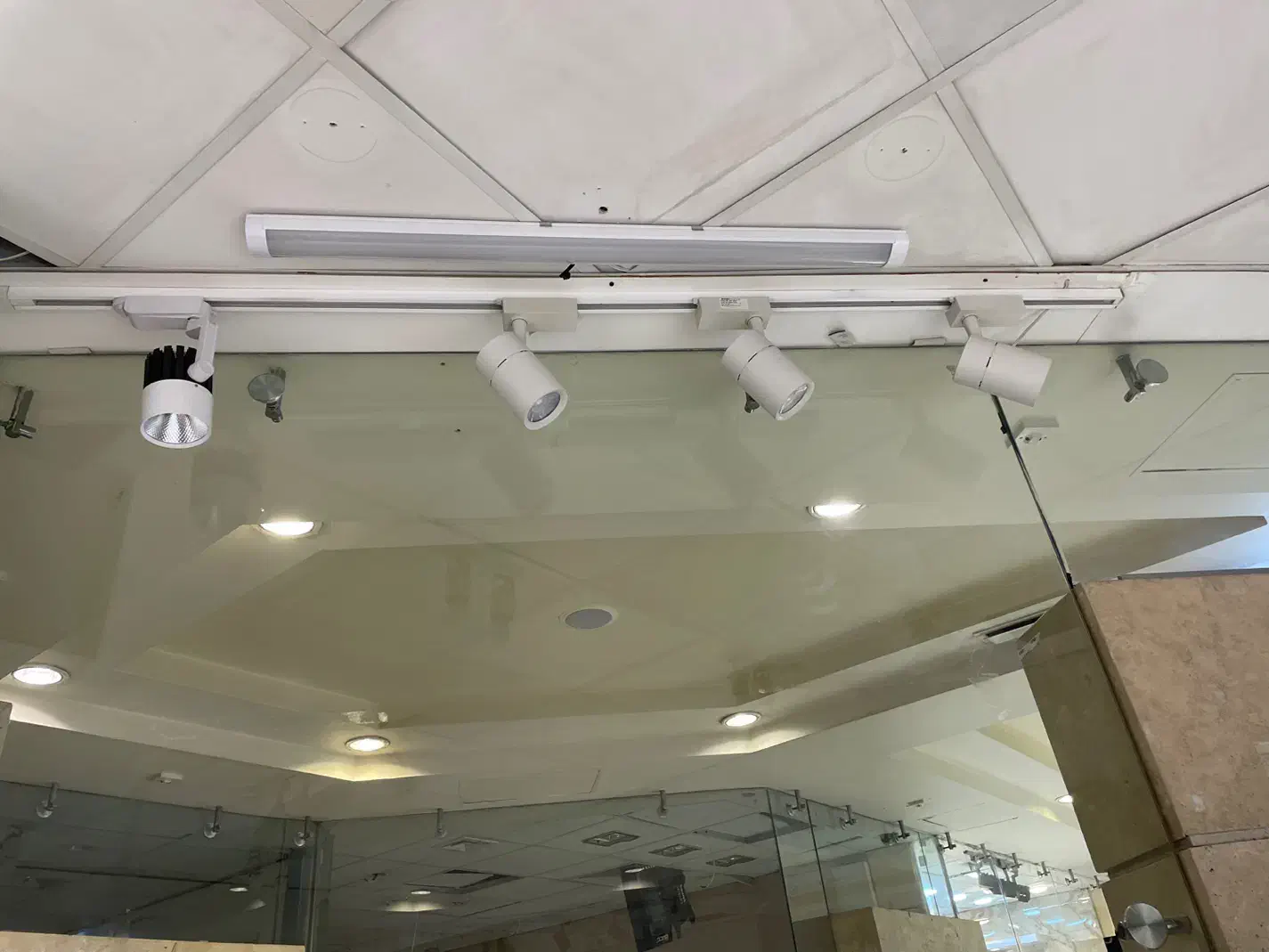 چراغ ریلی سقفی|لامپ و چراغ|مشهد, آبکوه|دیوار