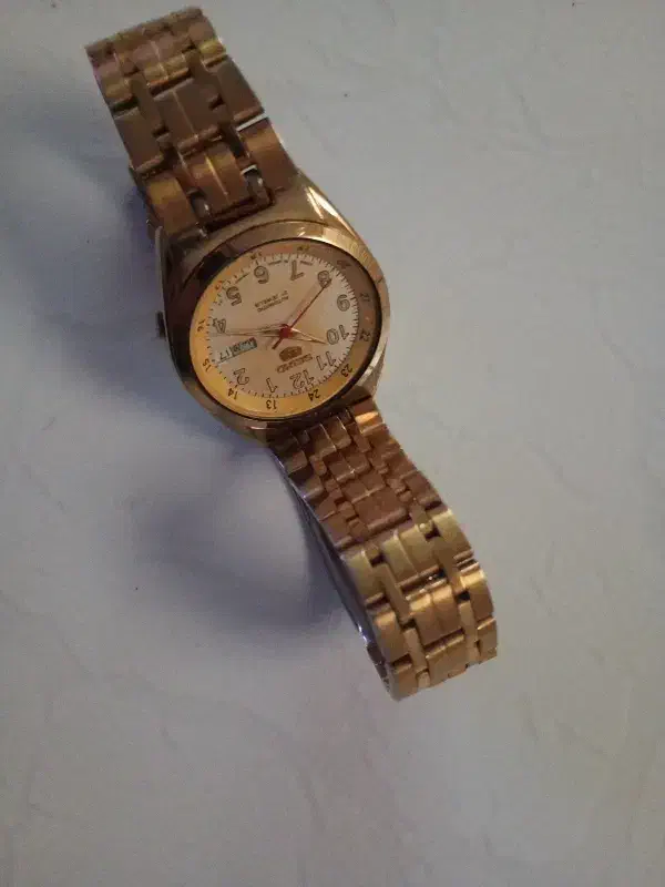 ساعت سیکو ۵|ساعت|قرچک, زیبا شهر|دیوار