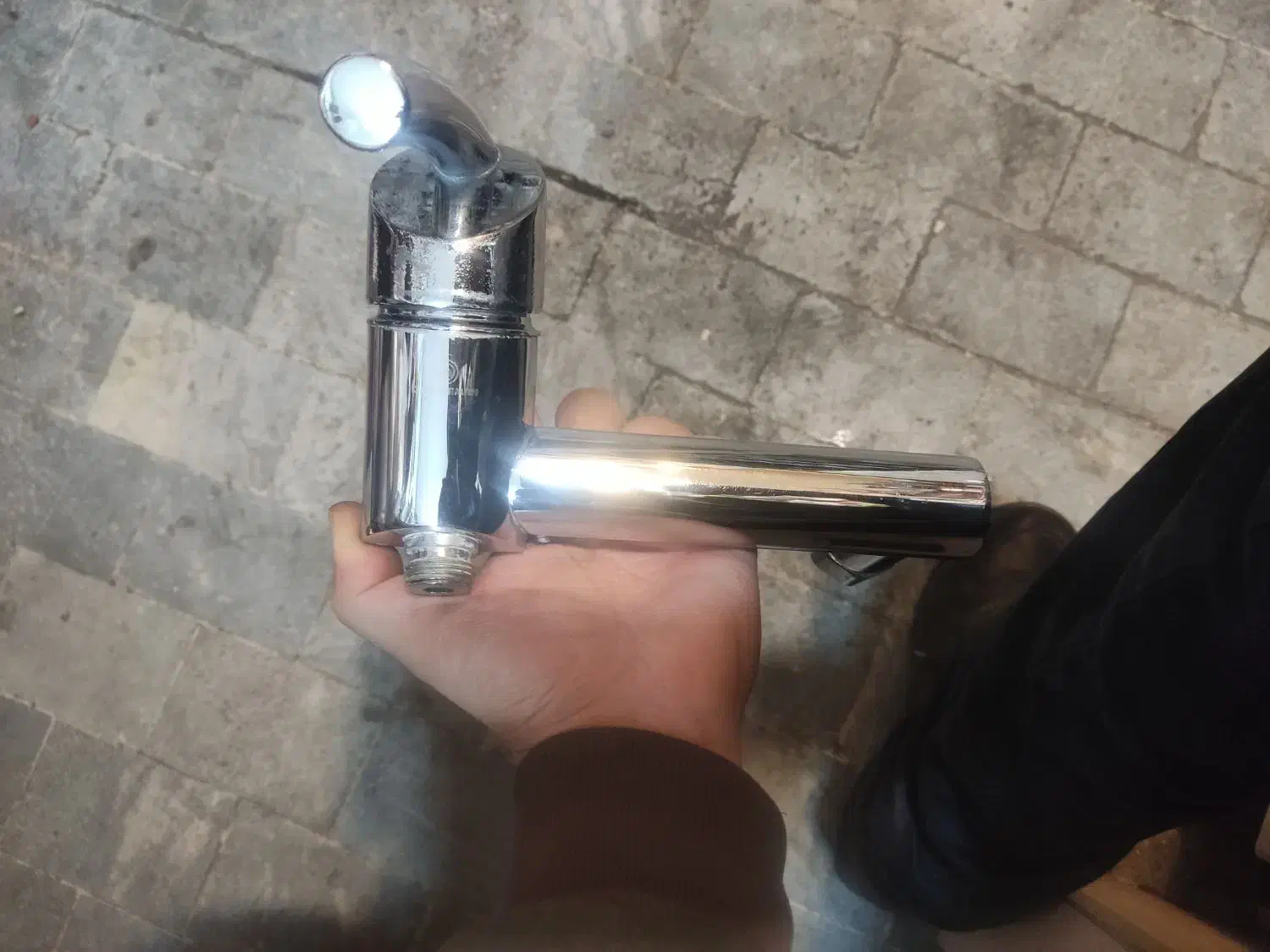 شیر آفتابه قهرمان در حد نو|لوازم حمام|تبریز, |دیوار