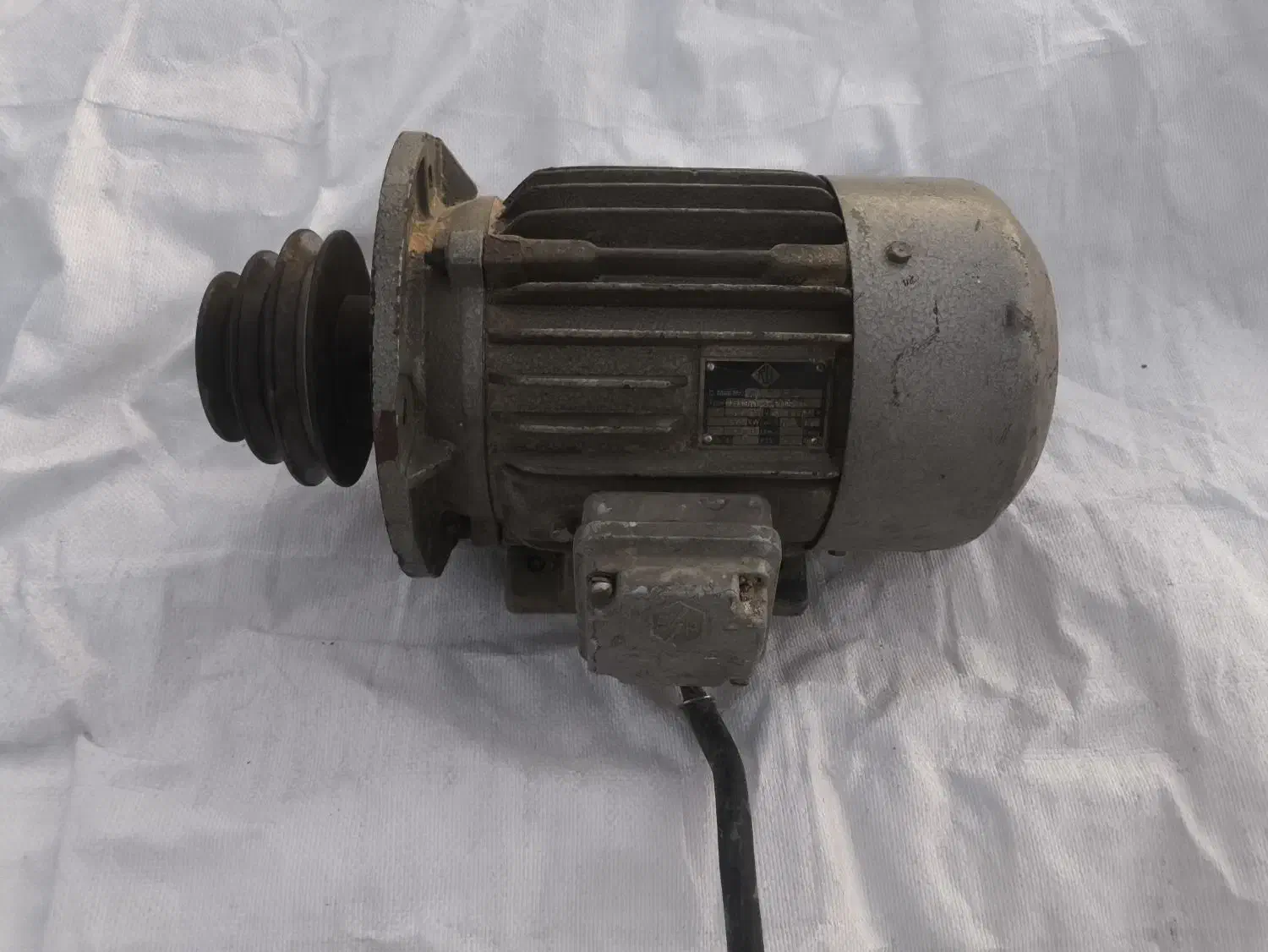 دینام (الکتروموتور) ۳ فاز ۳ اسب|ماشینآلات صنعتی|قرچک, مهدیه|دیوار